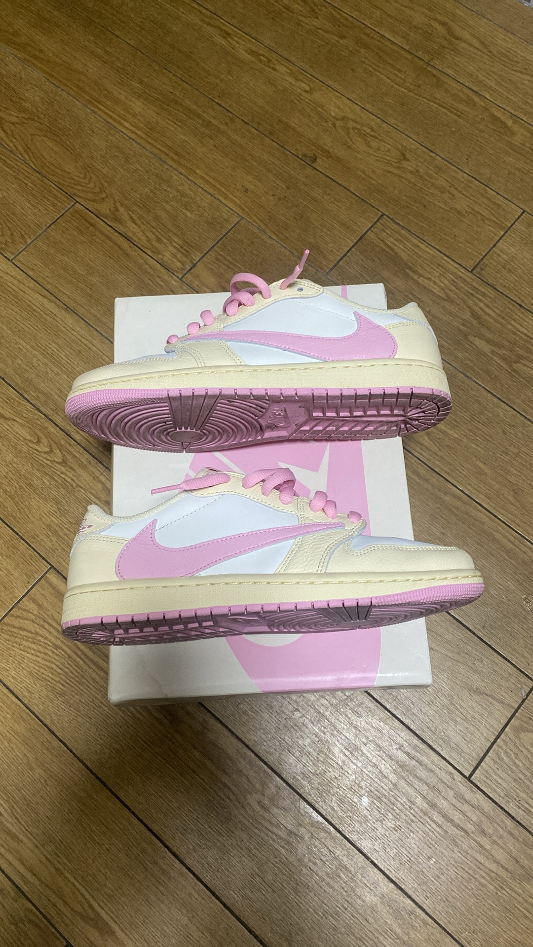 Travis Scott × Nike Air Jordan 1 Retro Low OG "Muslin/Shy Pink"