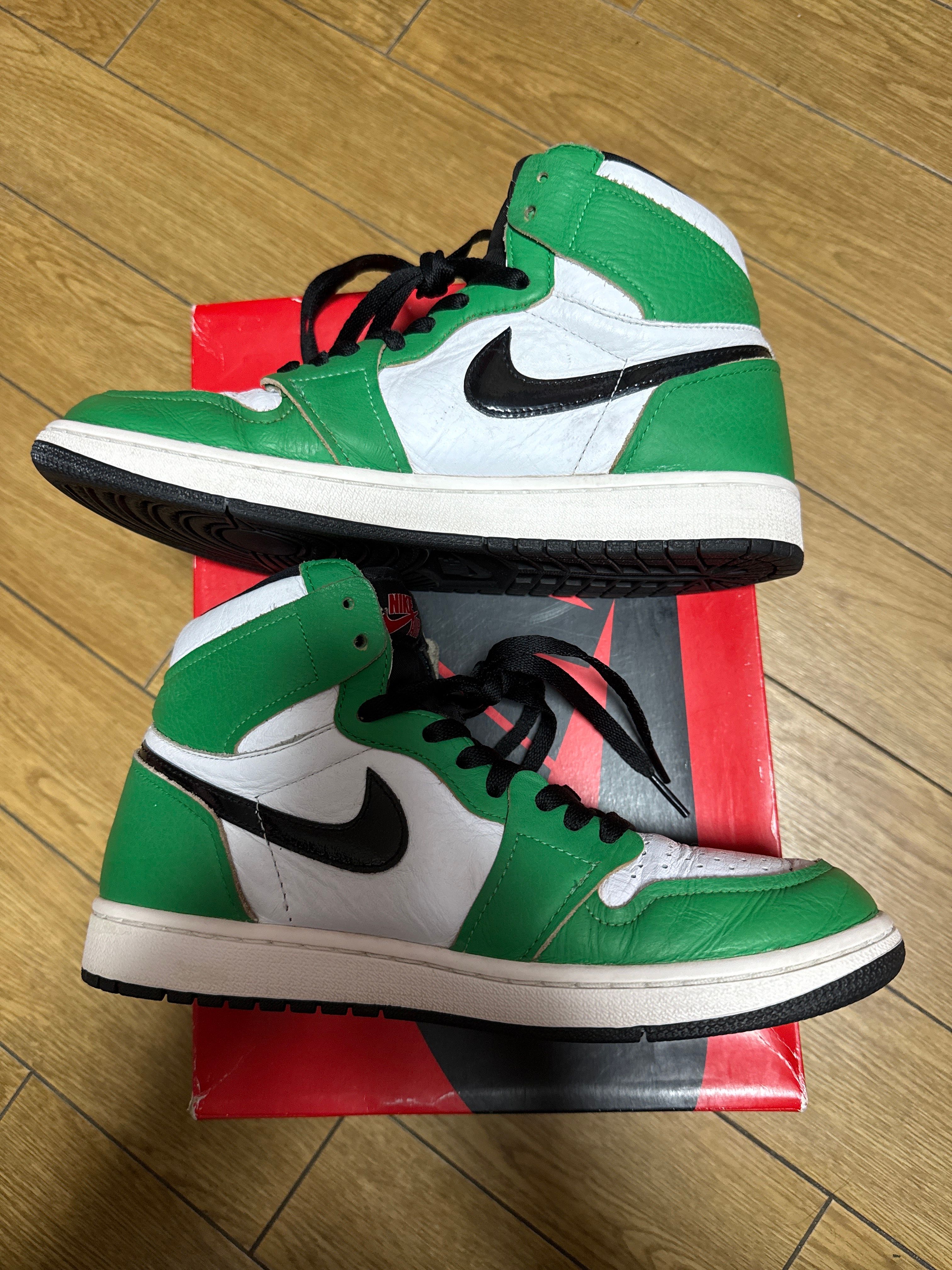 Nike Women's Air Jordan 1 High OG "Lucky Green/White-Sail-Black"