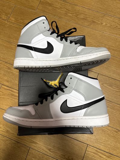 Nike Air Jordan 1 Mid "Light Smoke Grey/White/Black"