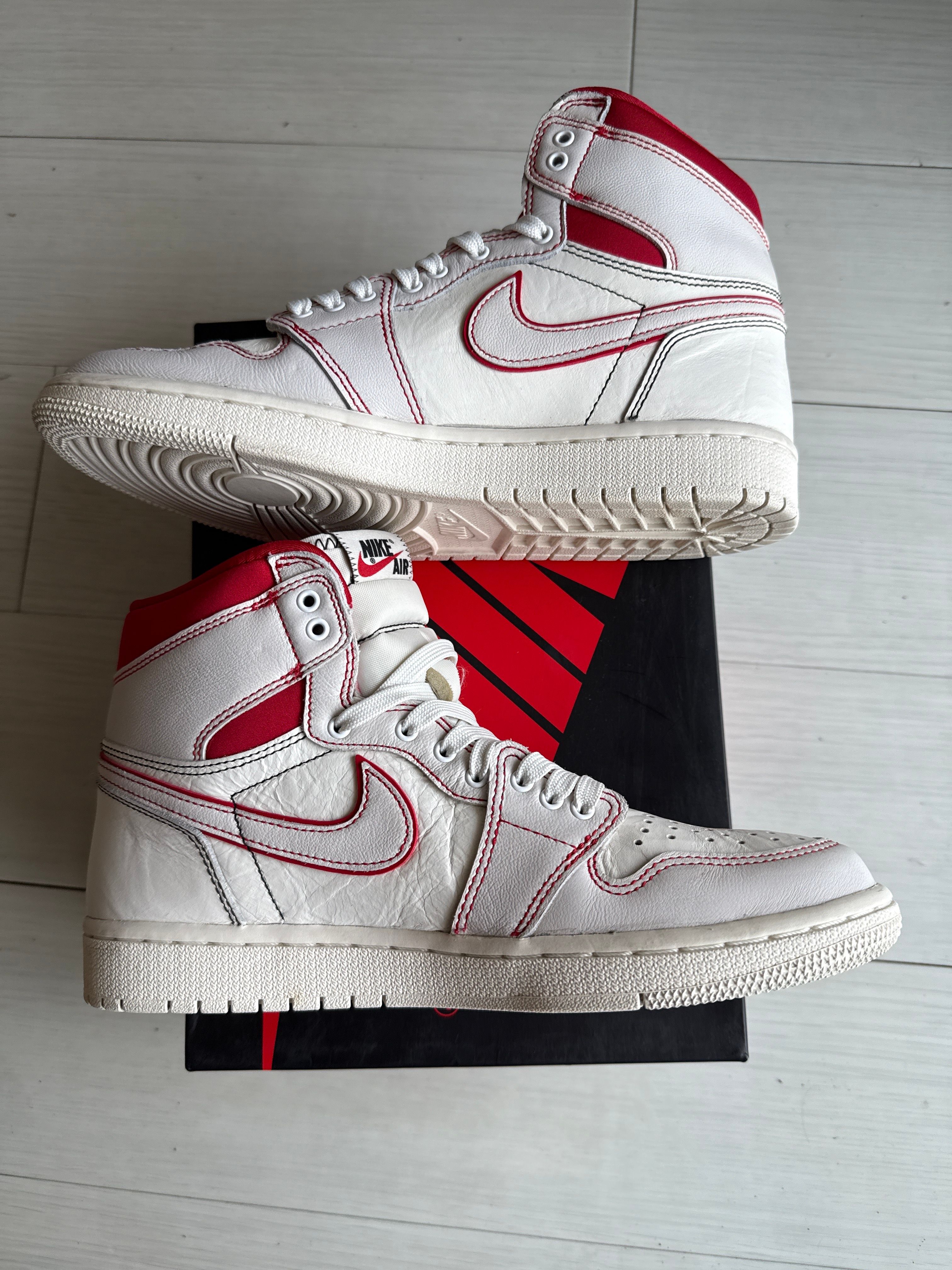Nike Air Jordan 1 Retro High OG "Sail/University Red"