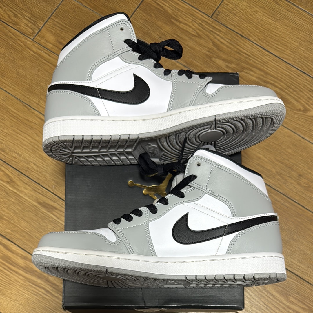 Nike Air Jordan 1 Mid "Light Smoke Grey/White/Black"