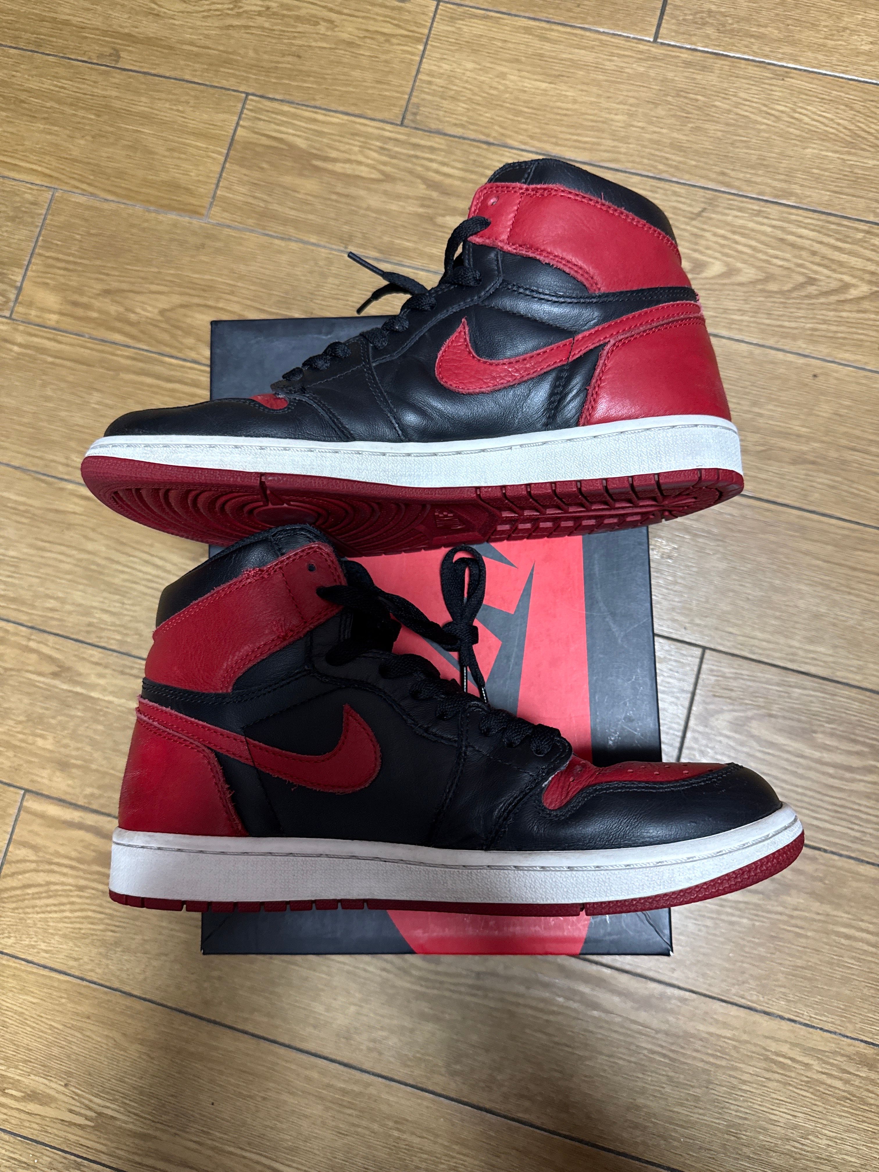 Nike Air Jordan 1 Retro High OG "Bred/Banned" (2016)