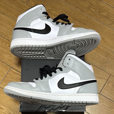 Nike Air Jordan 1 Mid "Light Smoke Grey/White/Black"