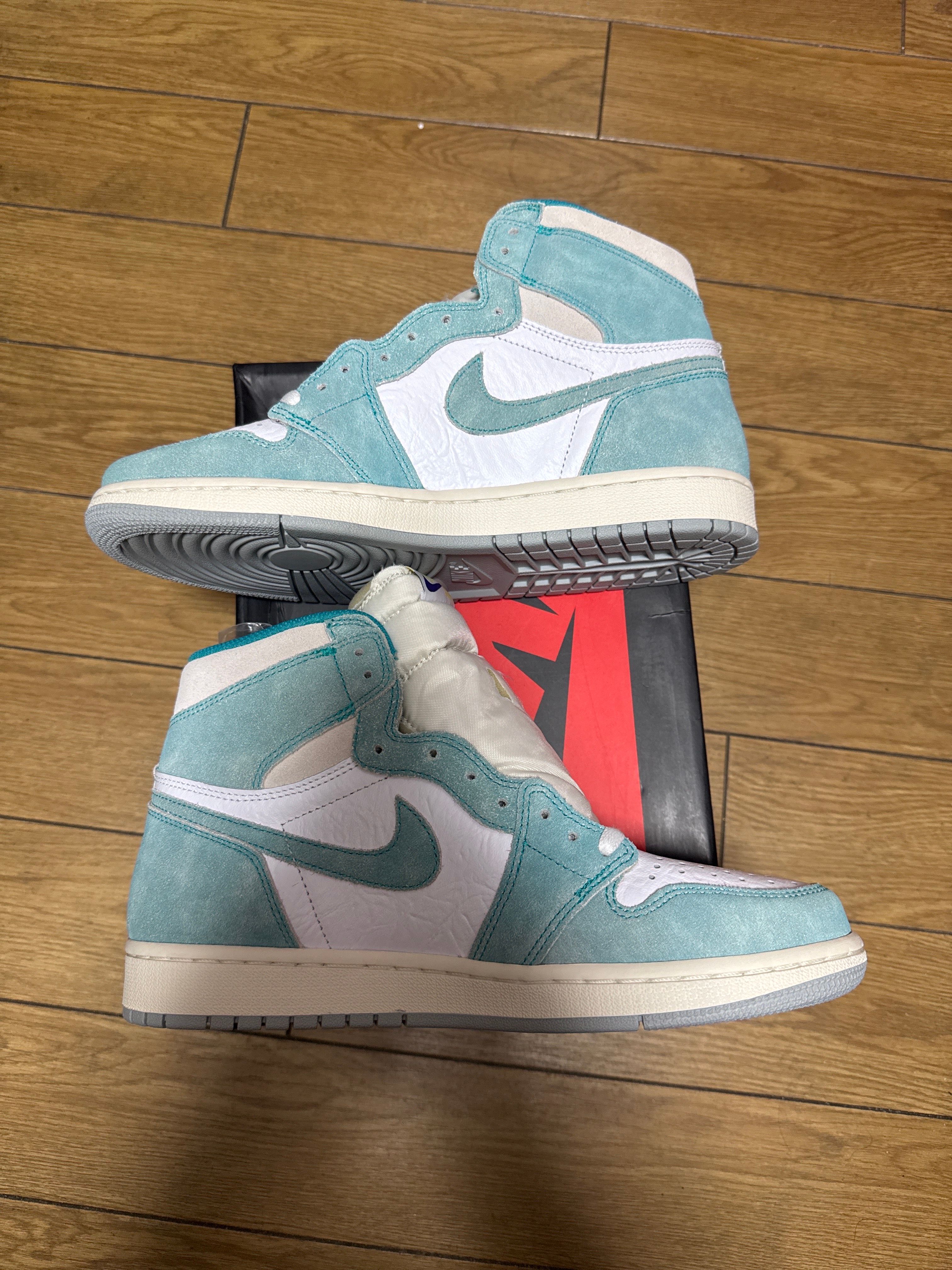 Nike Air Jordan 1 Retro High OG "Turbo Green"