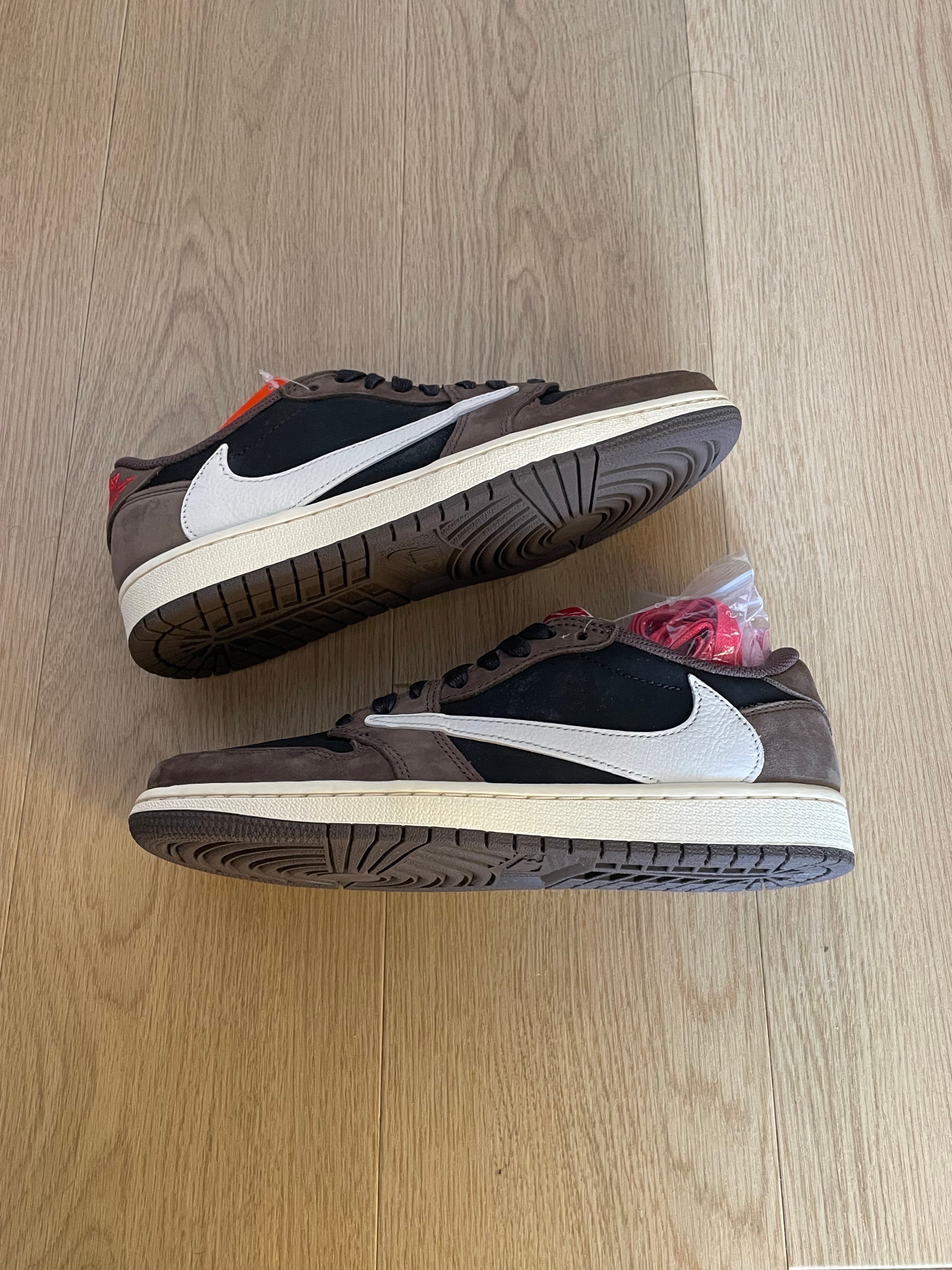 Travis Scott × Nike Air Jordan 1 Low OG SP-T  "Black/Dark Mocha"