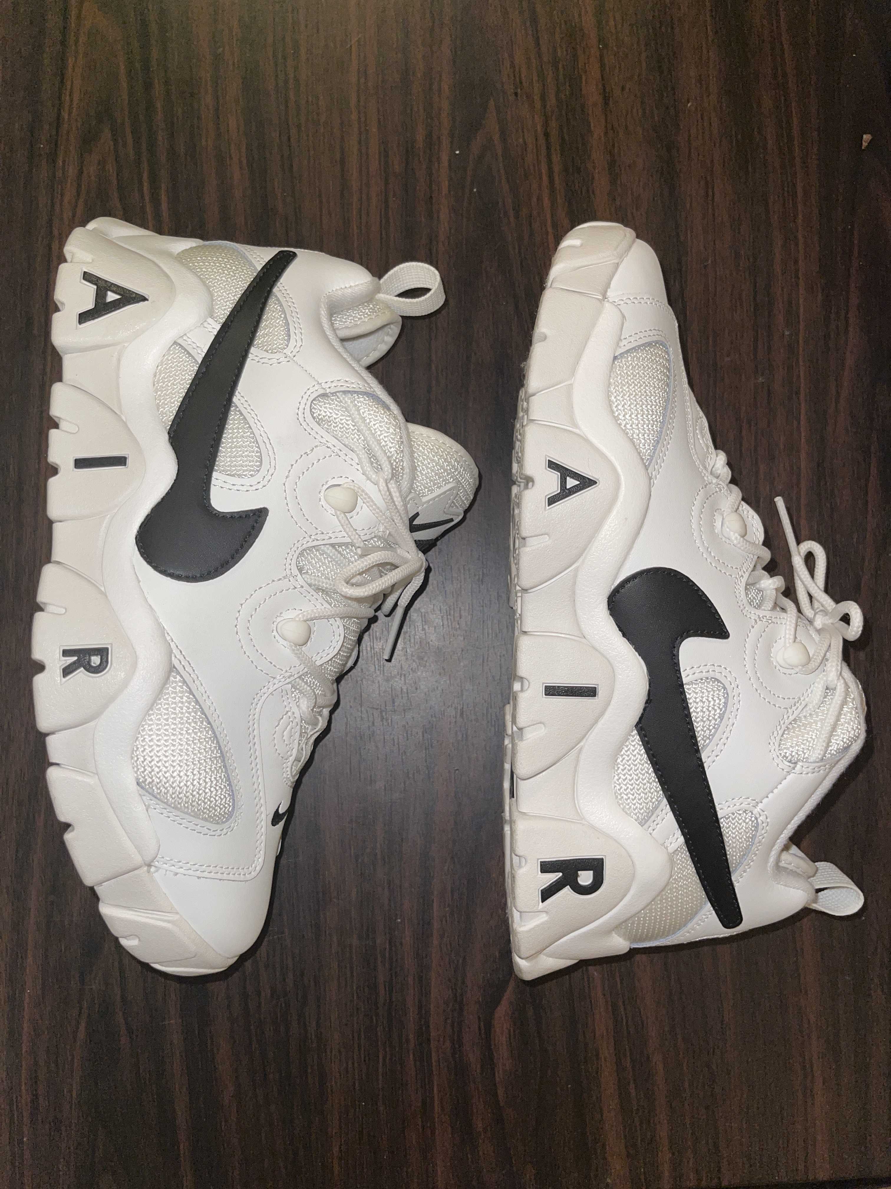 NIKE AIR BARRAGE LOW "WHITE/BLACK"