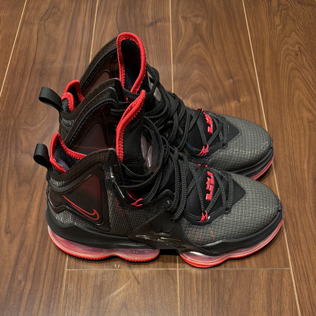 Nike Lebron 19 "Bred"