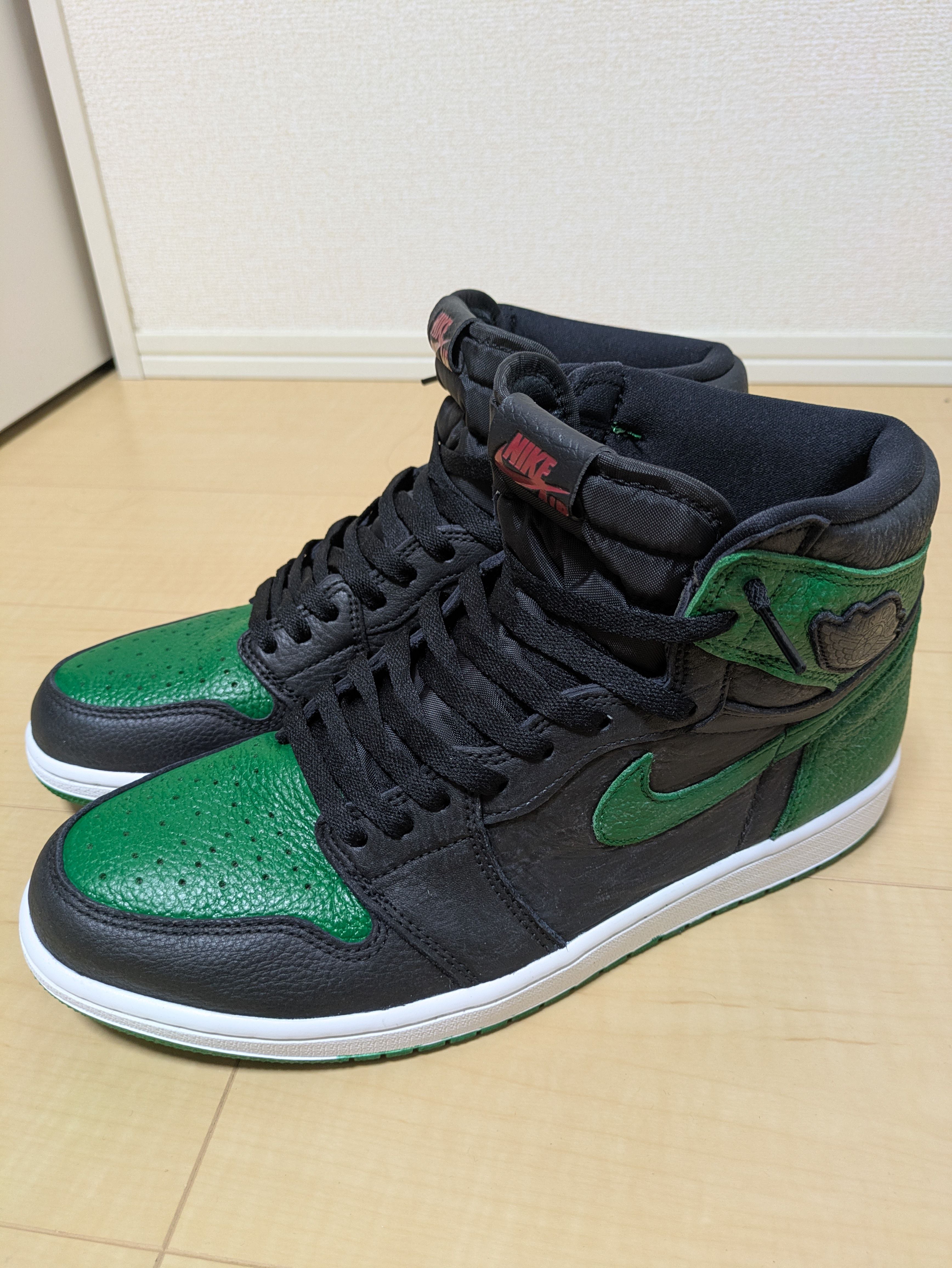 Nike Air Jordan 1 Retro High OG "Black/Pine Green" (2020)      