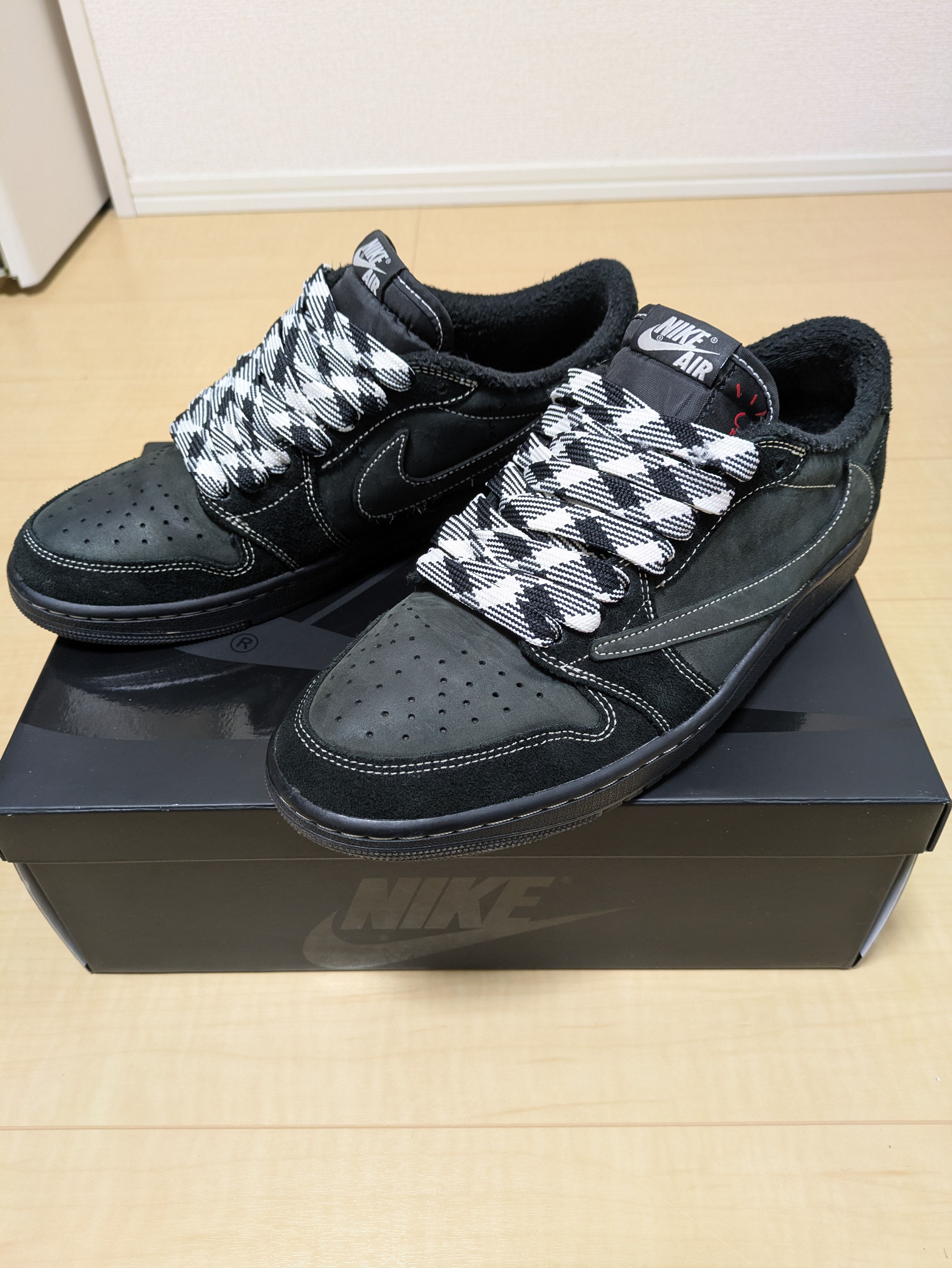 Travis Scott × Nike Air Jordan 1 Low OG SP "Black Phantom"