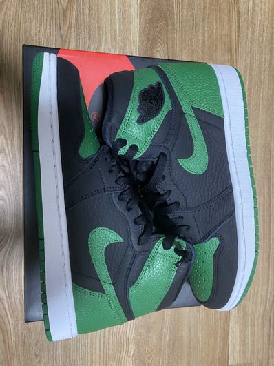 Nike Air Jordan 1 Retro High OG "Black/Pine Green" (2020)
