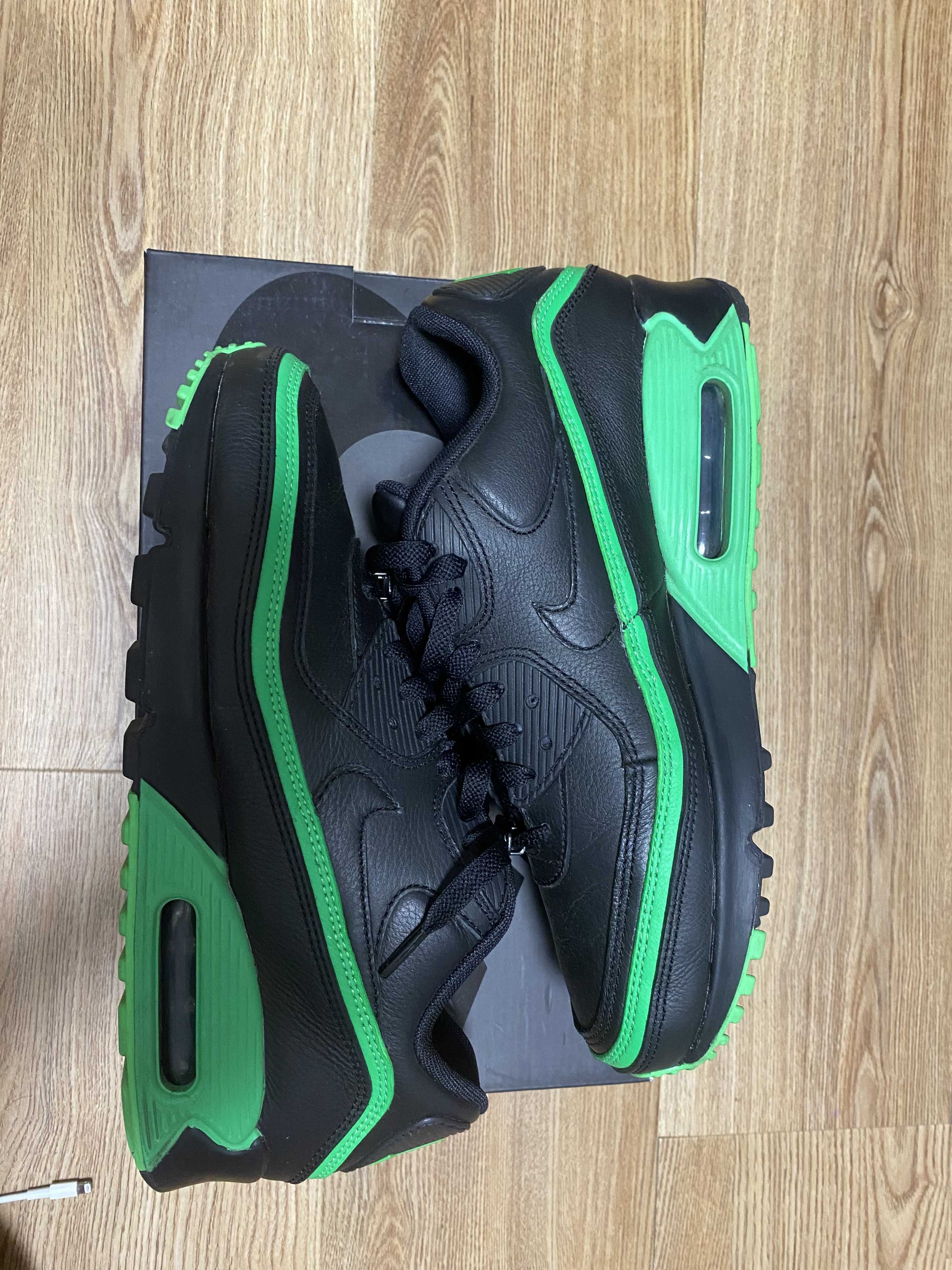 UNDEFEATED × Nike Air Max 90 "Black/Green"