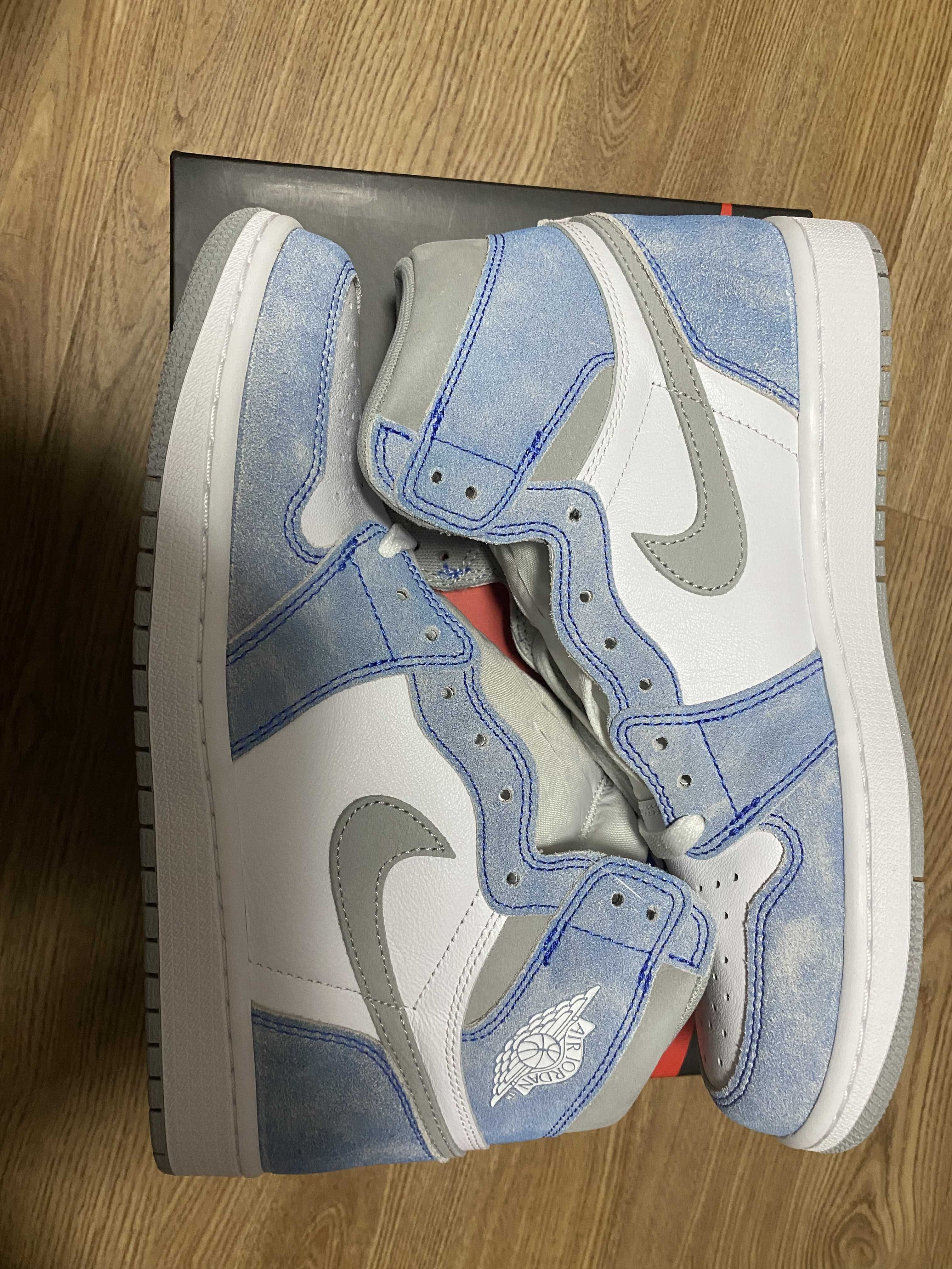 Nike Air Jordan 1 High OG "Hyper Royal"