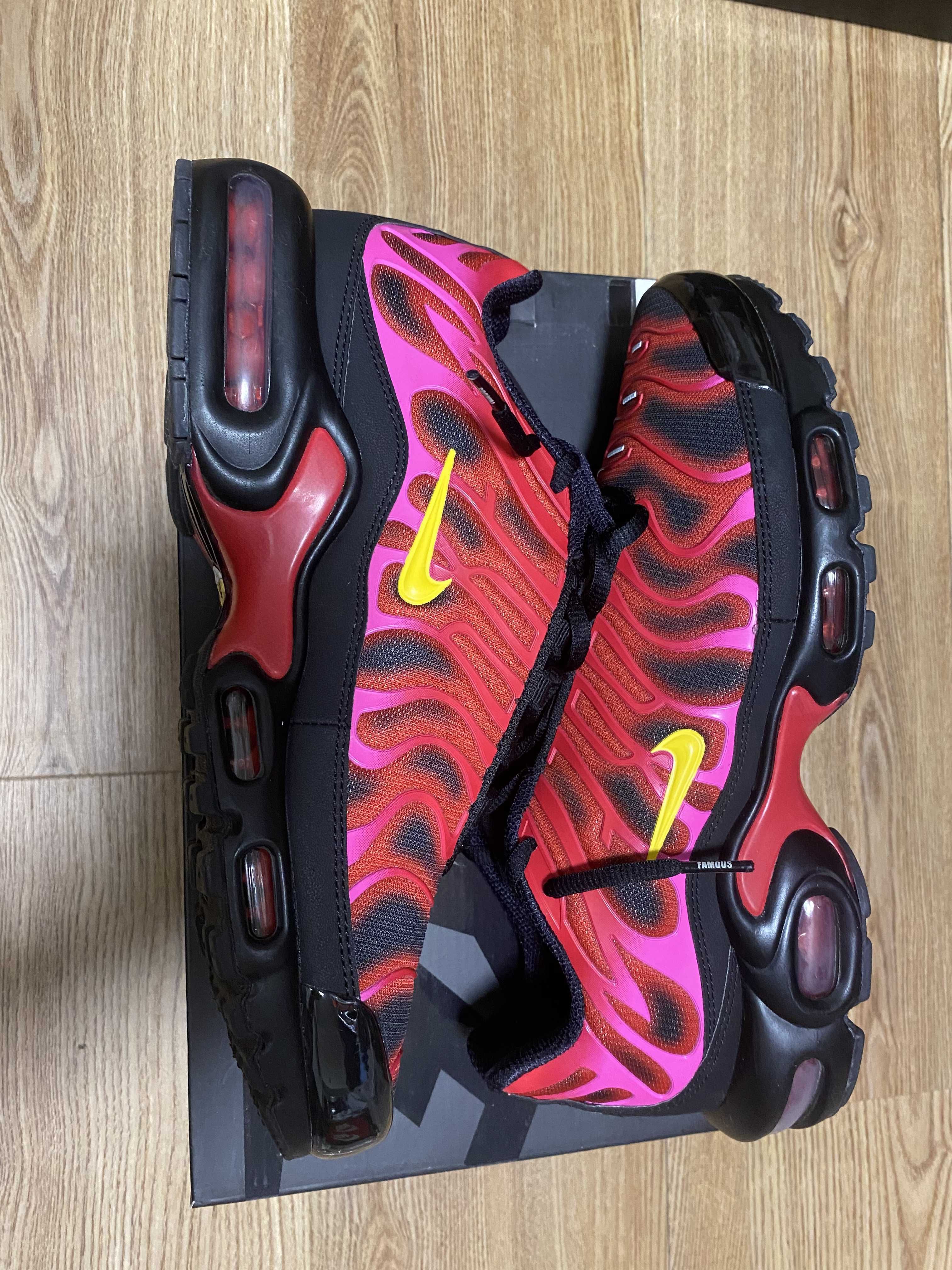 Supreme × Nike Air Max Plus "Hyper Grape"