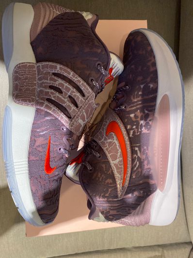 Nike KD 14 "Valentine's Day"