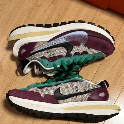 sacai × Nike Vapor Waffle "String/Red/Green"