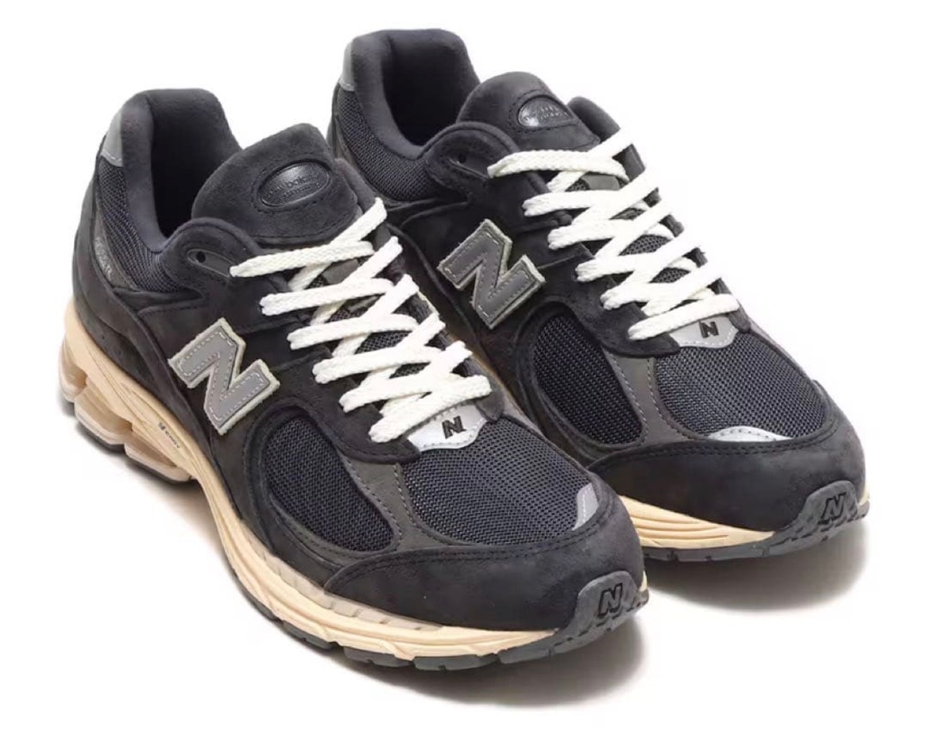 ニューバランス 2002R "ファントム"