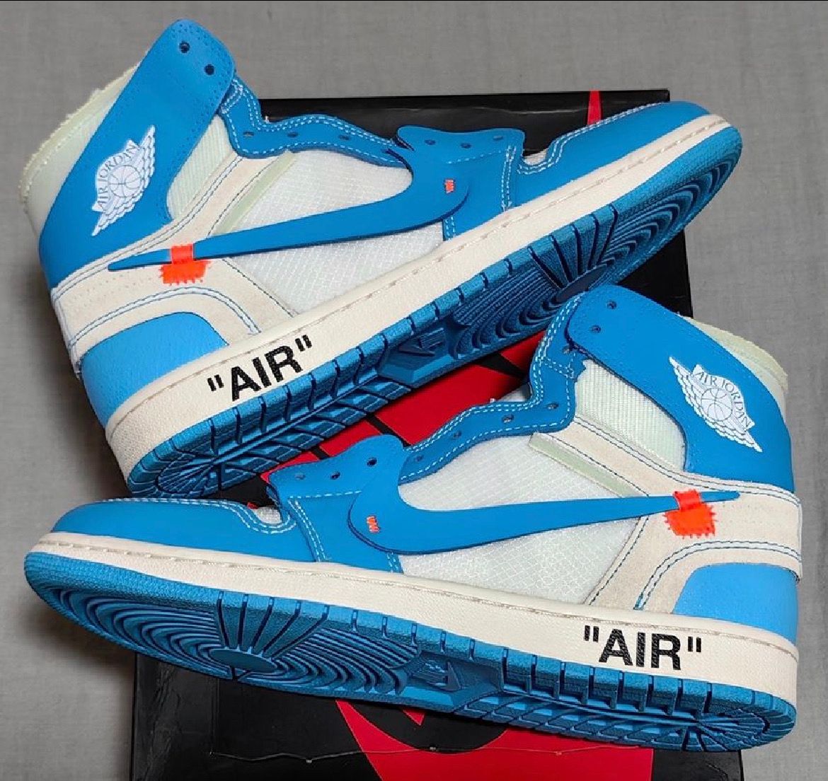 Off-White × Nike Air Jordan 1 High UNC "White/Dark Powder Blue"