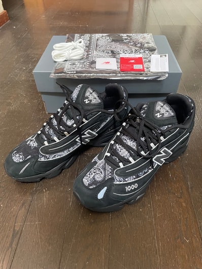 atmos × New Balance 1000 "bāṅdhnū/Black Paisley"