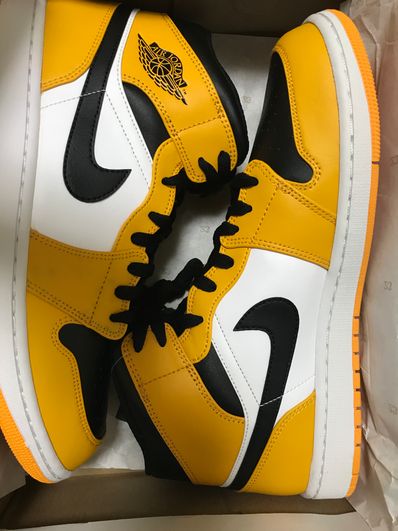 Nike Air Jordan 1 Mid "Taxi"