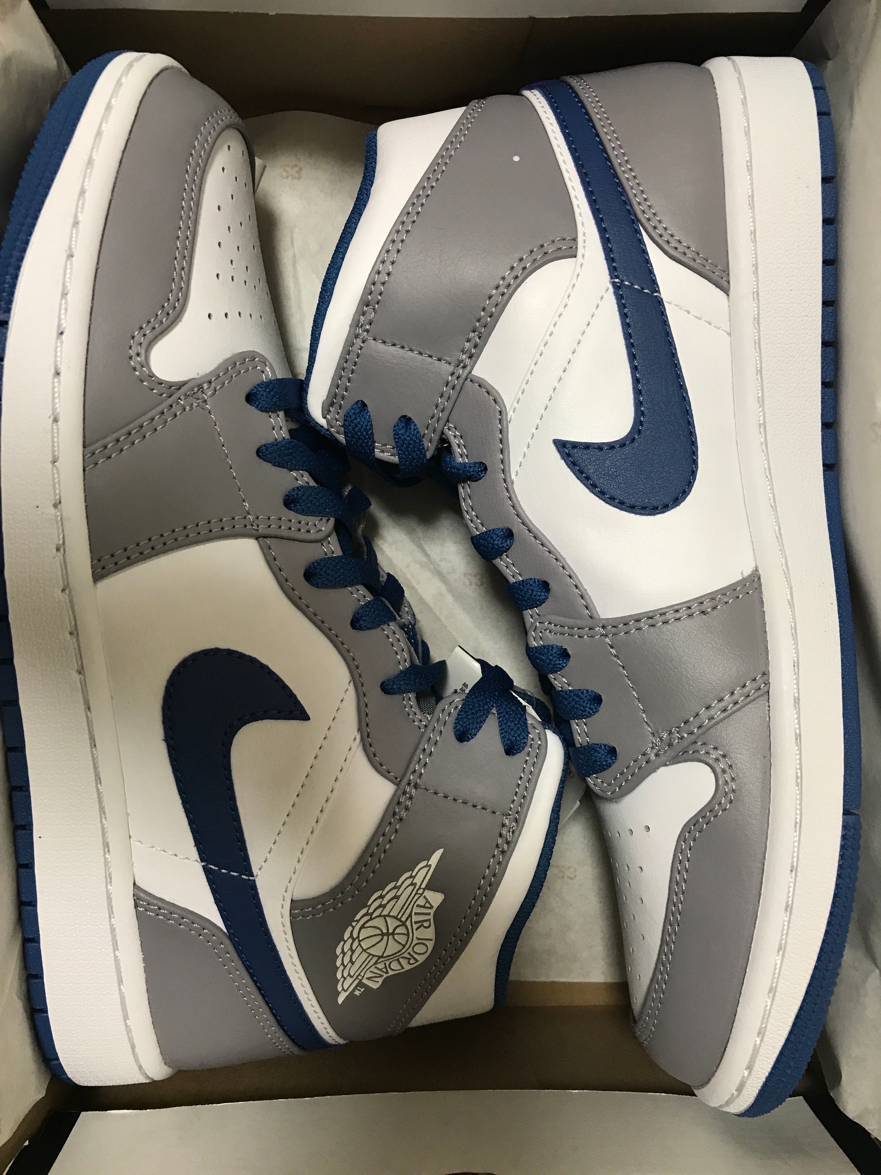 Nike Air Jordan 1 Mid "True Blue"