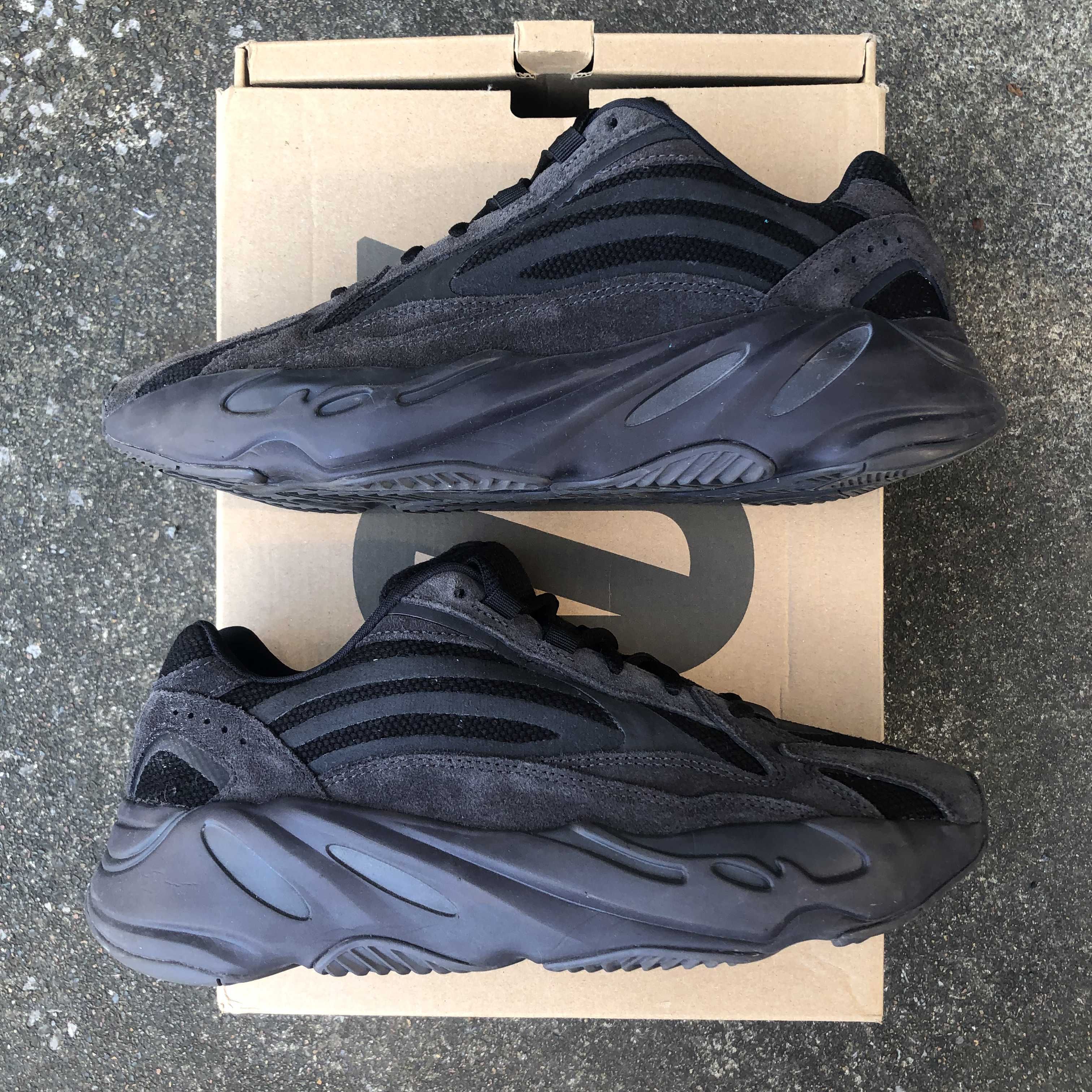 adidas YEEZY BOOST 700 V2 "Vanta"