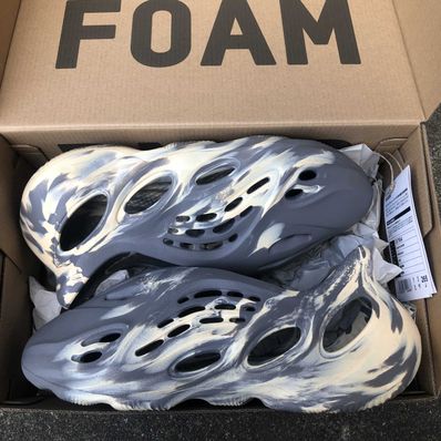 adidas YEEZY Foam Runner "MXT Moon Gray"