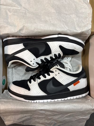TIGHTBOOTH × Nike SB Dunk Low Pro QS "Black and White"