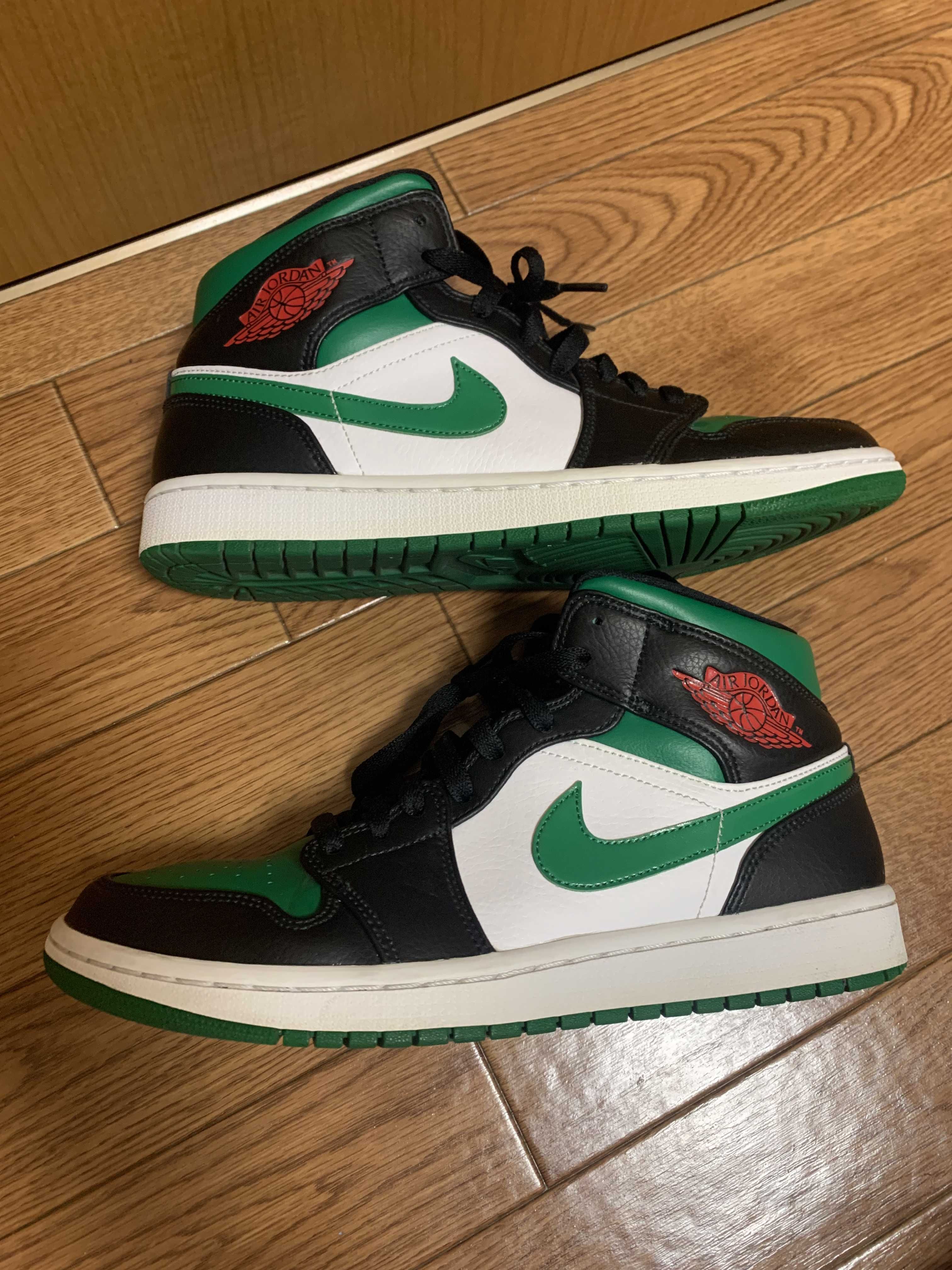 Nike Air Jordan 1 Mid "Pine Green"