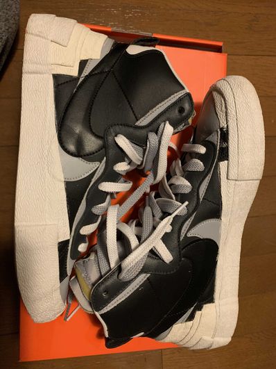 sacai × NIKE BLAZER MID "BLACK/WOLF GREY/WHITE"