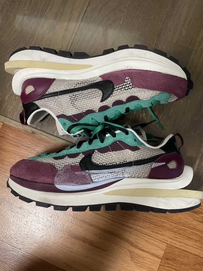 sacai × Nike Vapor Waffle "String/Red/Green"