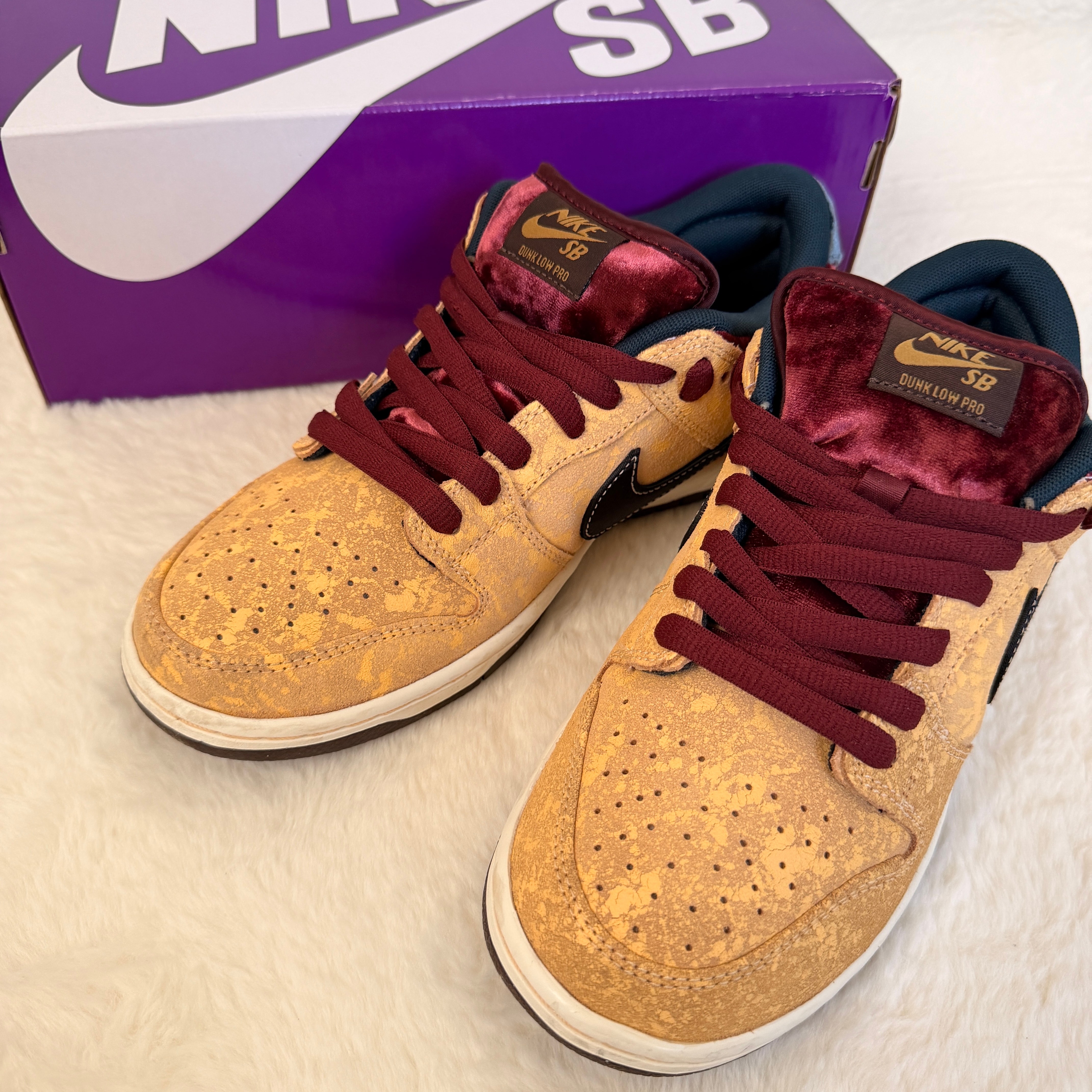 Nike SB Dunk Low Pro "City of Cinema/Celestial Gold and Dark Team Red"
