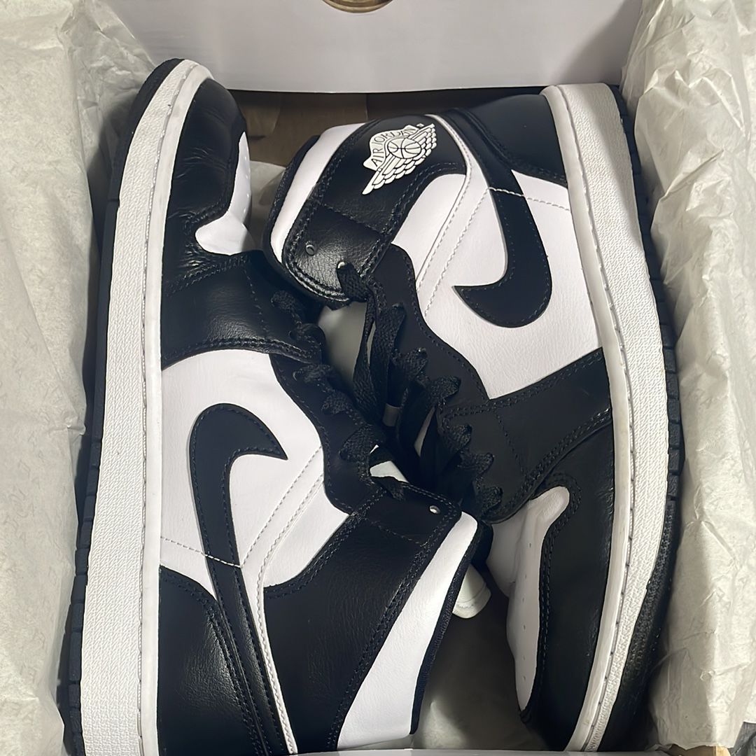 Nike Women's Air Jordan 1 Mid "Black/White"