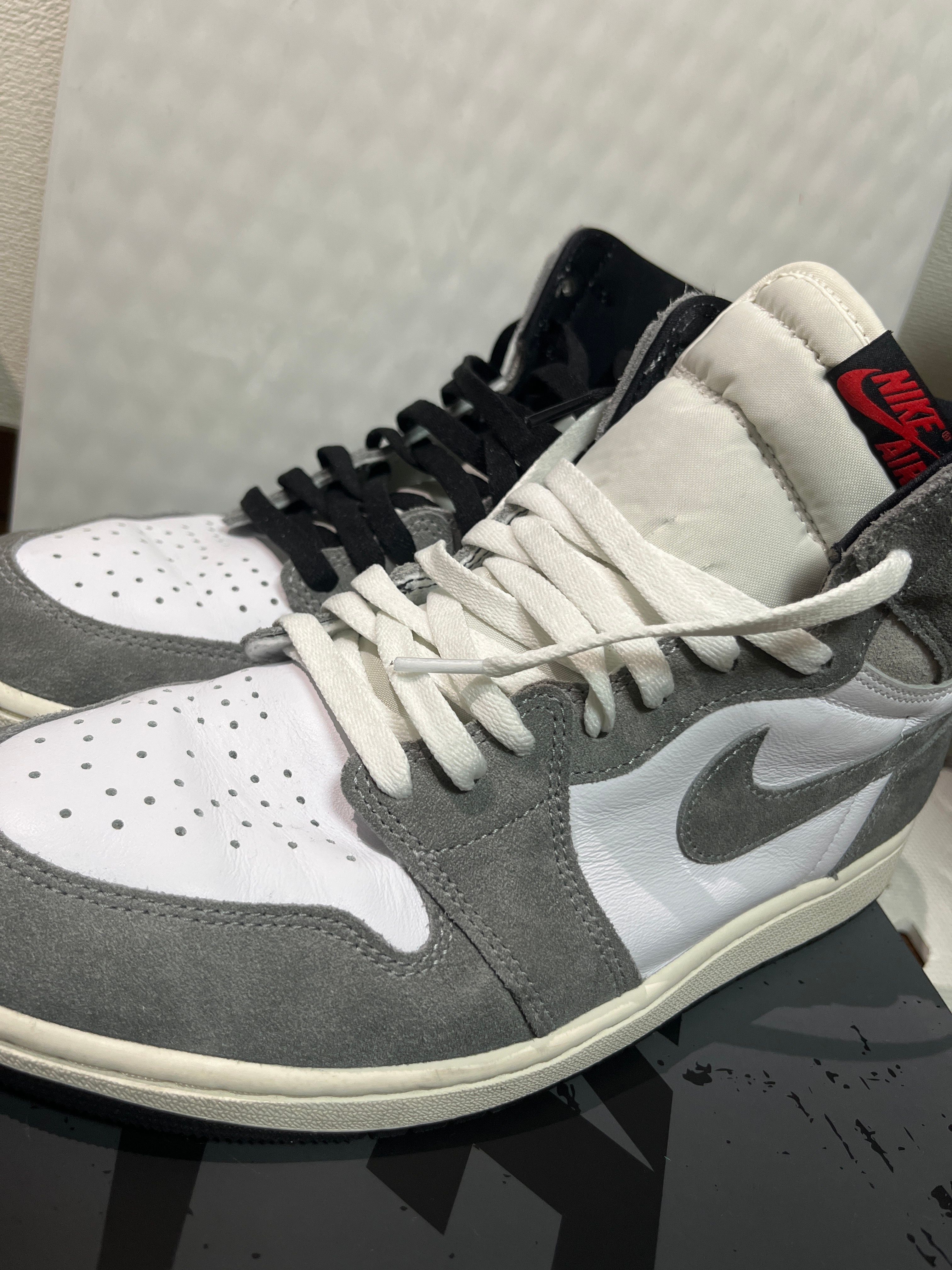 Nike Air Jordan 1 Retro High OG "Black and Smoke Grey"