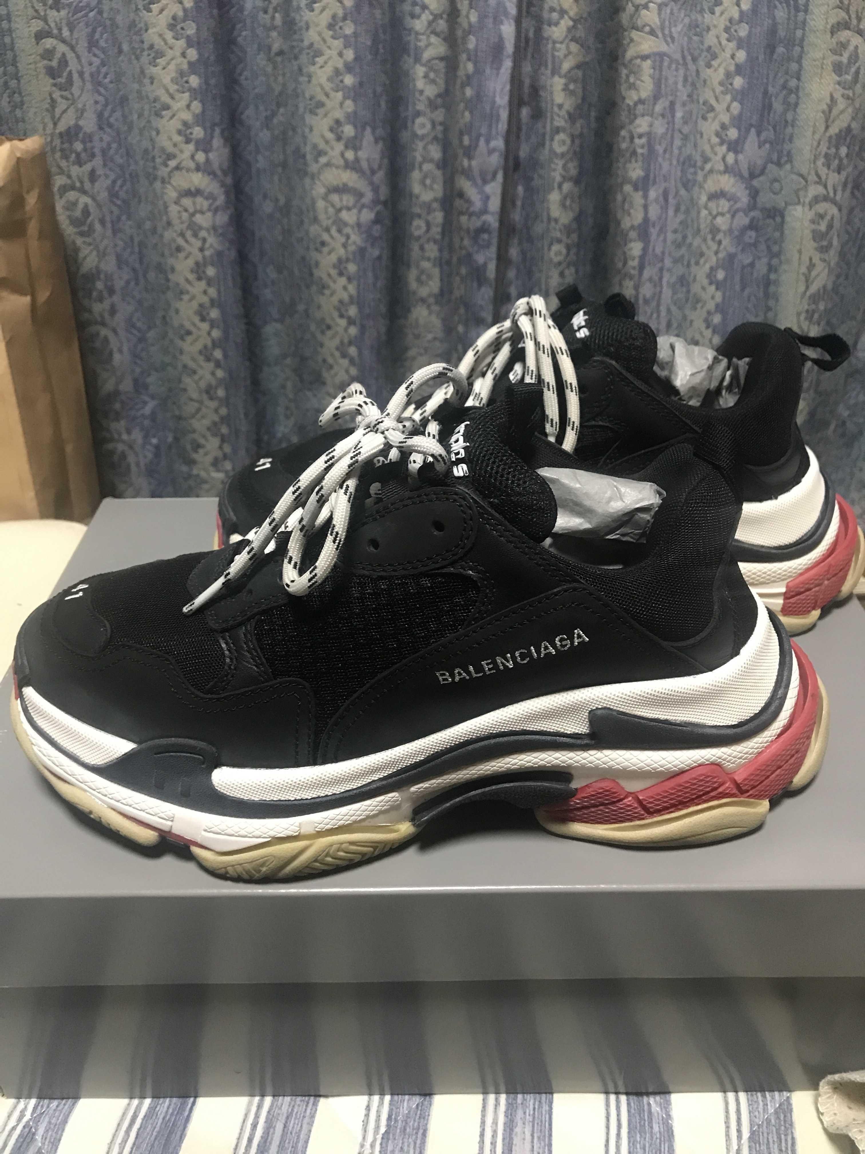 BALENCIAGA Triple S "Black/Red"
