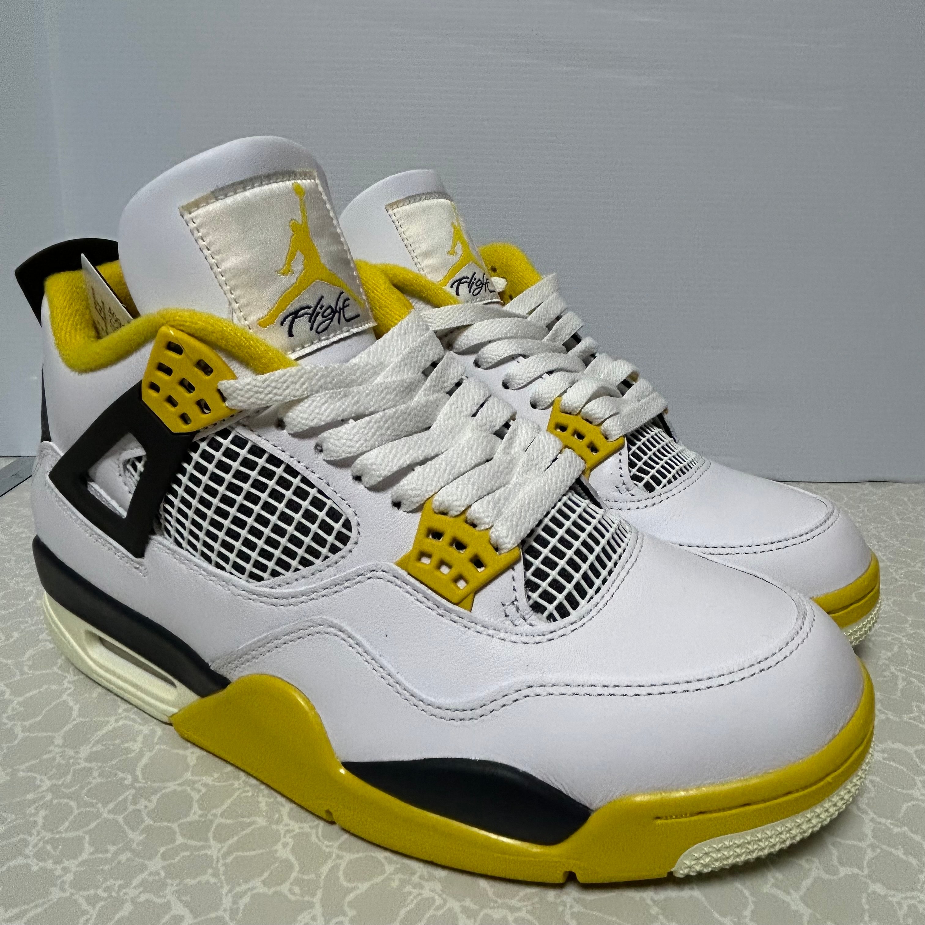 Nike Women's Air Jordan 4 Retro "Vivid Sulfur"