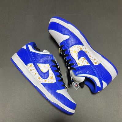 Supreme × Nike SB Dunk Low OG QS Gold Stars "White/Hyper Blue"
