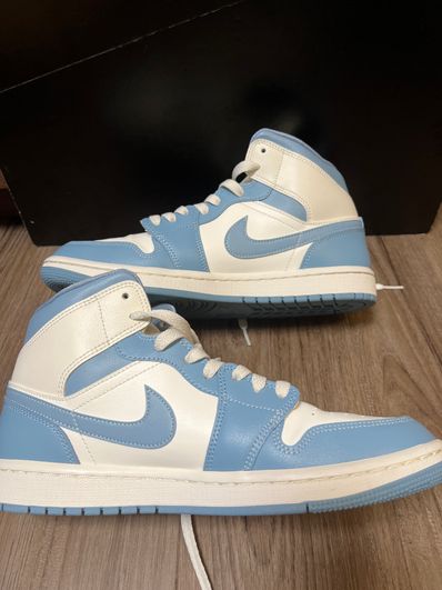 Nike Women's Air Jordan 1 Mid "University Blue"