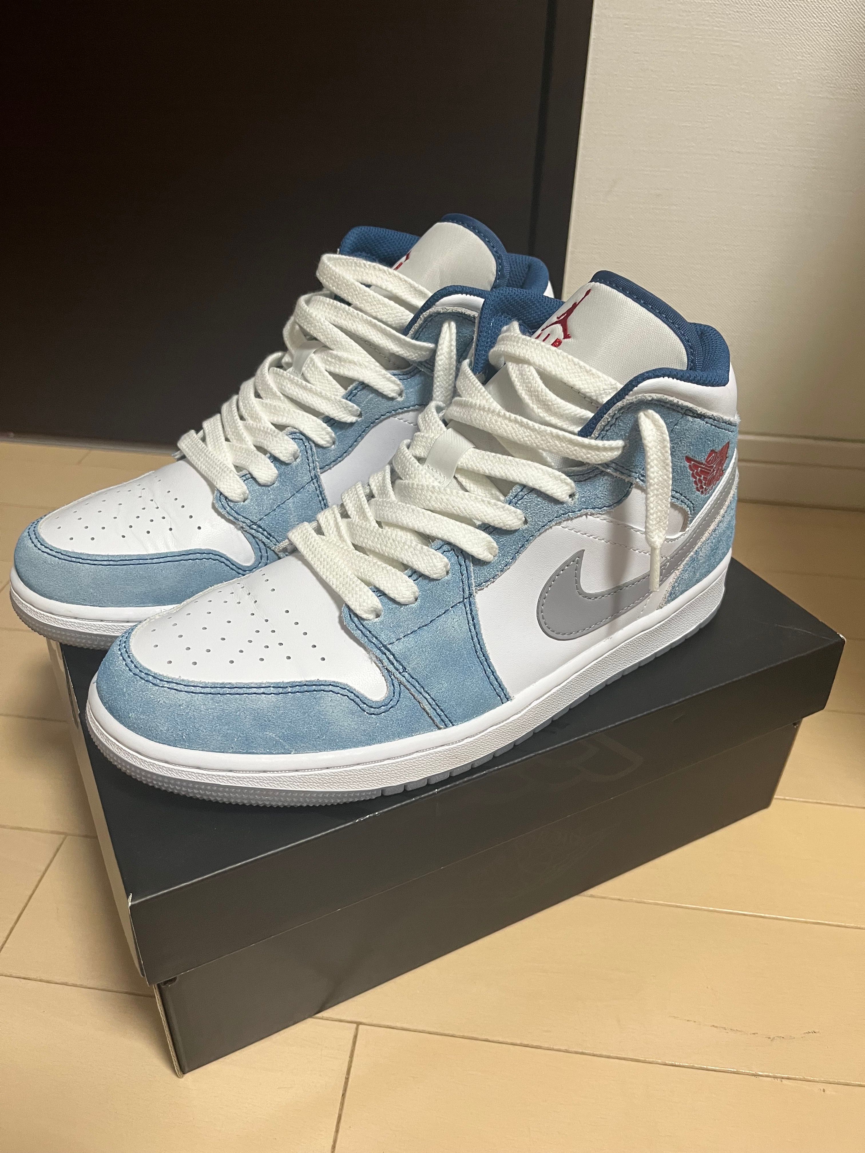 Nike Air Jordan 1 Mid SE "White/Hyper Royal/Red"