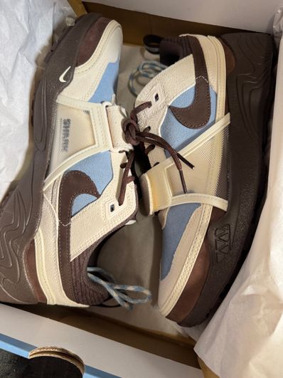Travis Scott × Nike Zoom Field Jaxx "Pale Ivory and Leche Blue"