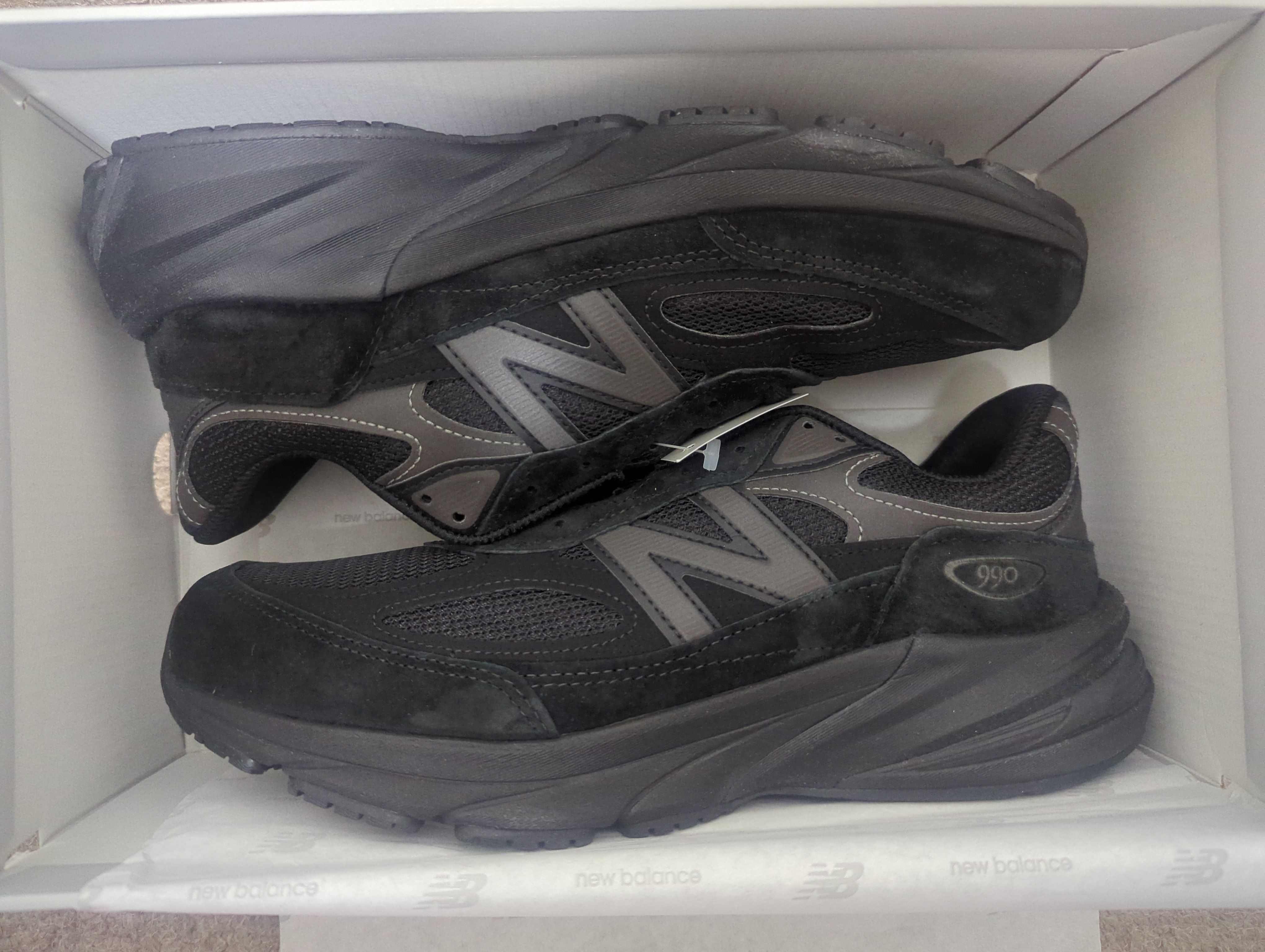 New Balance 990V6 "Triple Black"