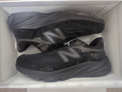 New Balance 990V6 "Triple Black"
