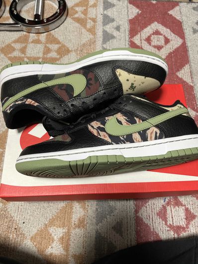 NIKE DUNK LOW SE "BLACK MULTI CAMO"