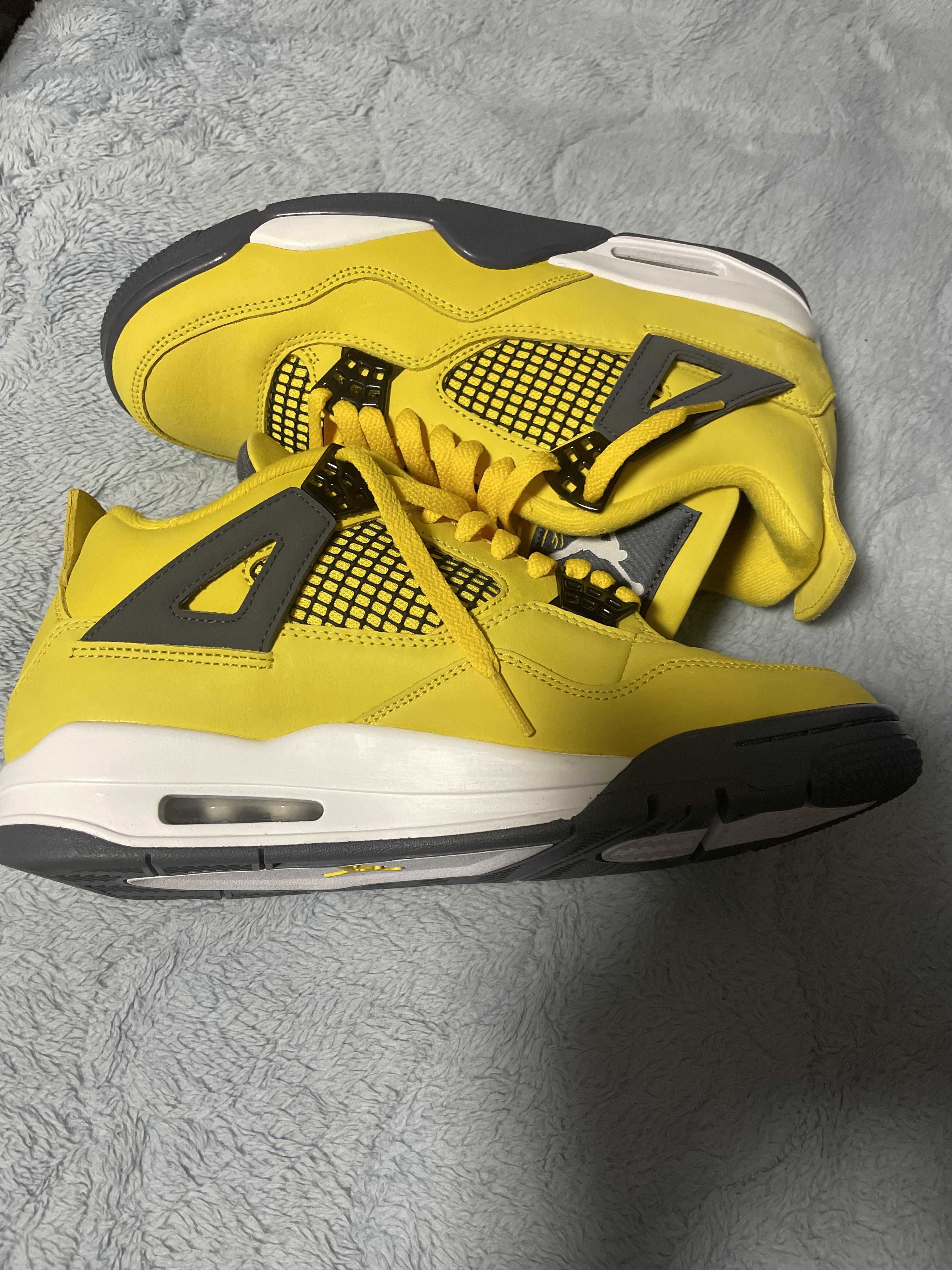 Nike Air Jordan 4 "Tour Yellow"
