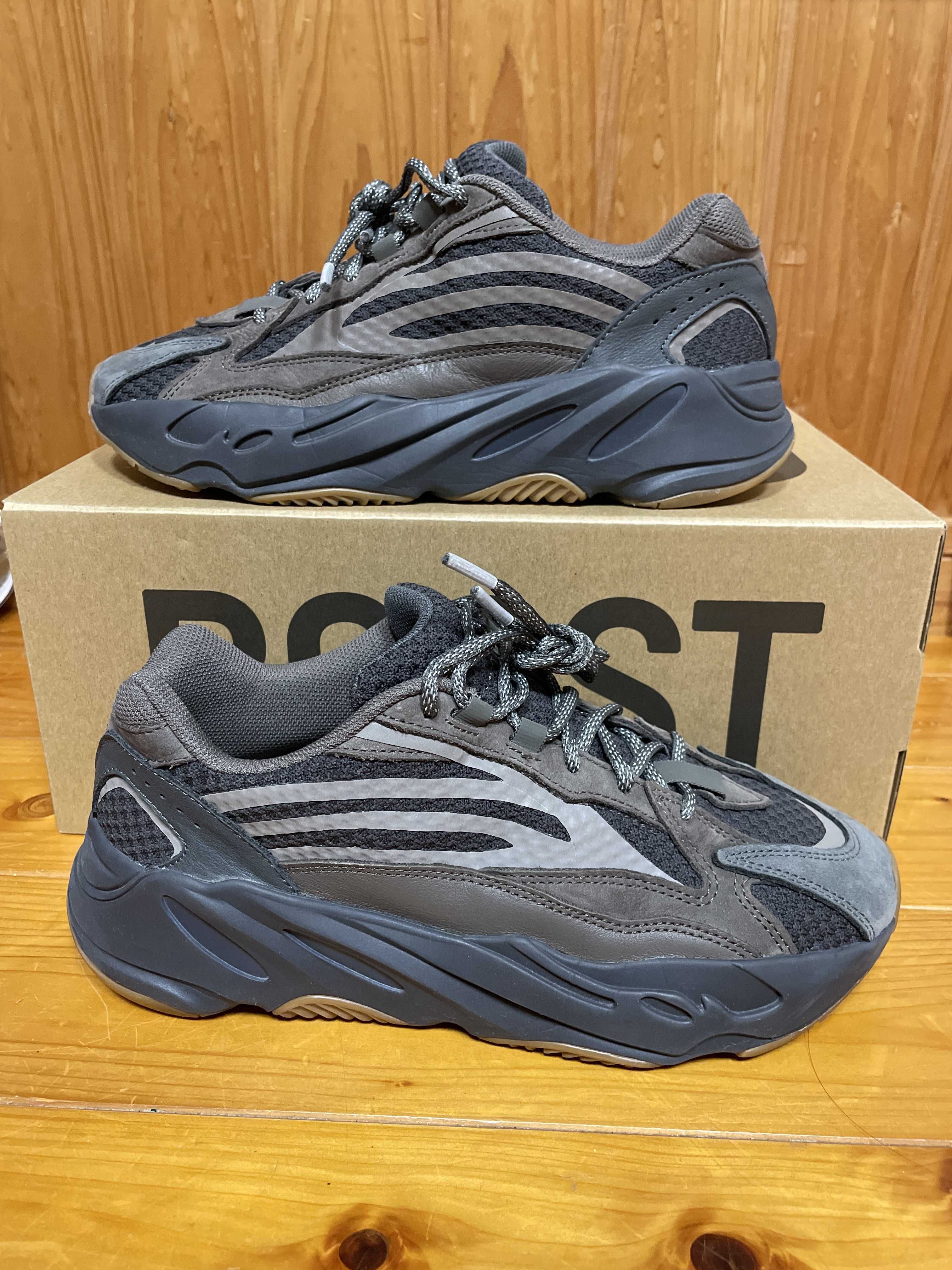 ADIDAS ORIGINALS YEEZY BOOST 700 V2 "GEODE"