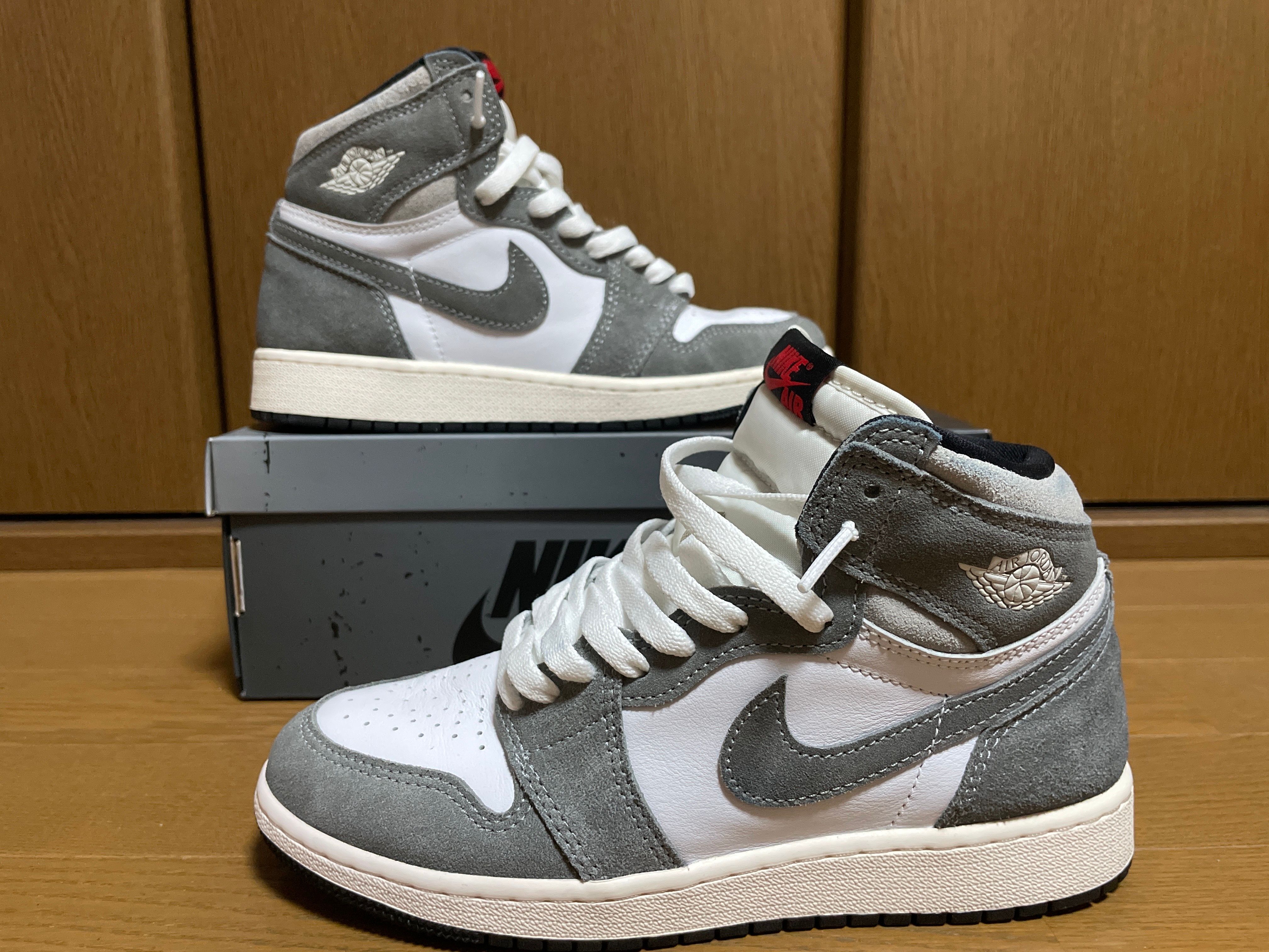 Nike GS Air Jordan 1 Retro High OG "Black and Smoke Grey"