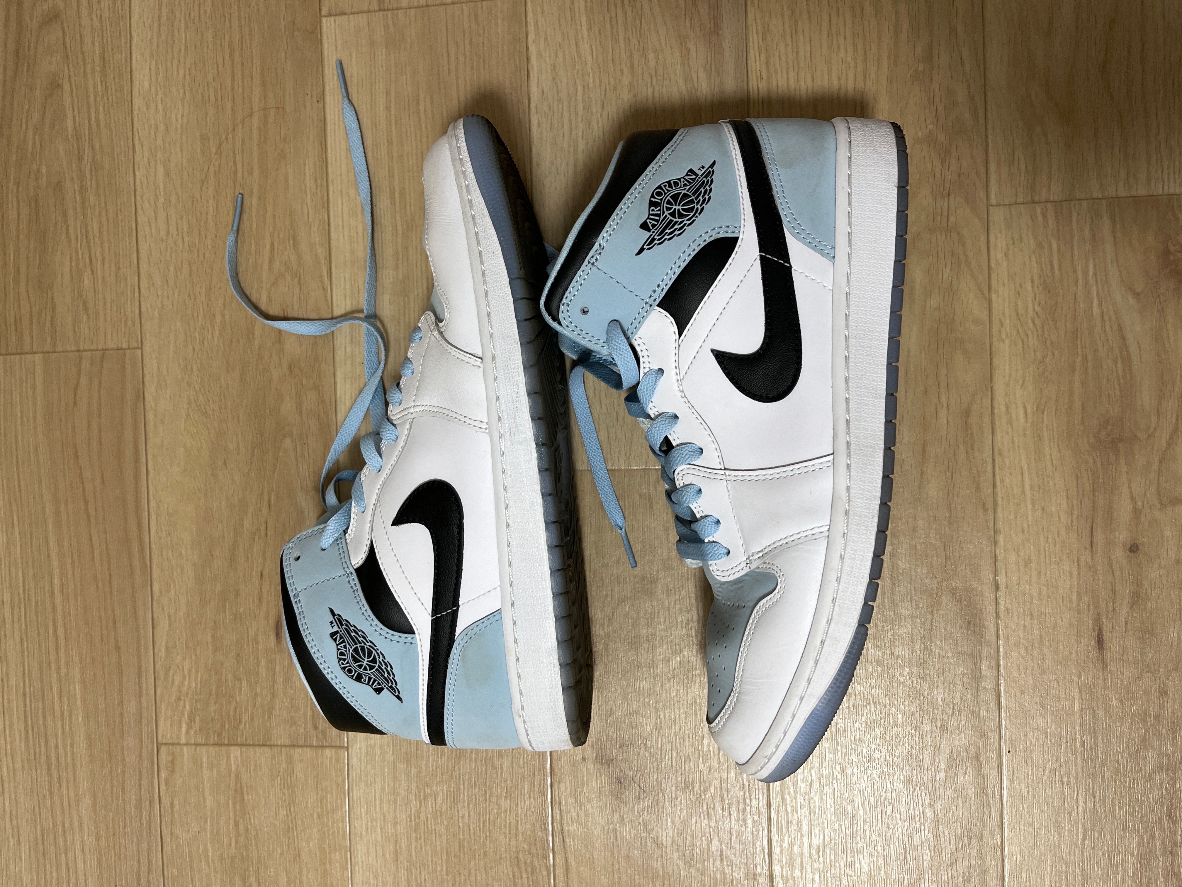 Nike Air Jordan 1 Mid "Ice Blue Nubuck"