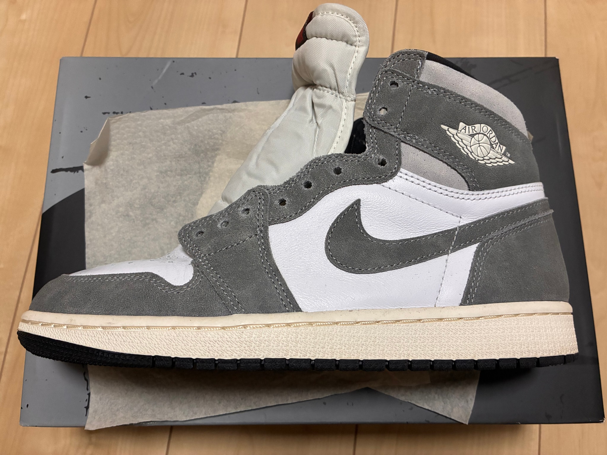 Nike Air Jordan 1 Retro High OG "Black and Smoke Grey"