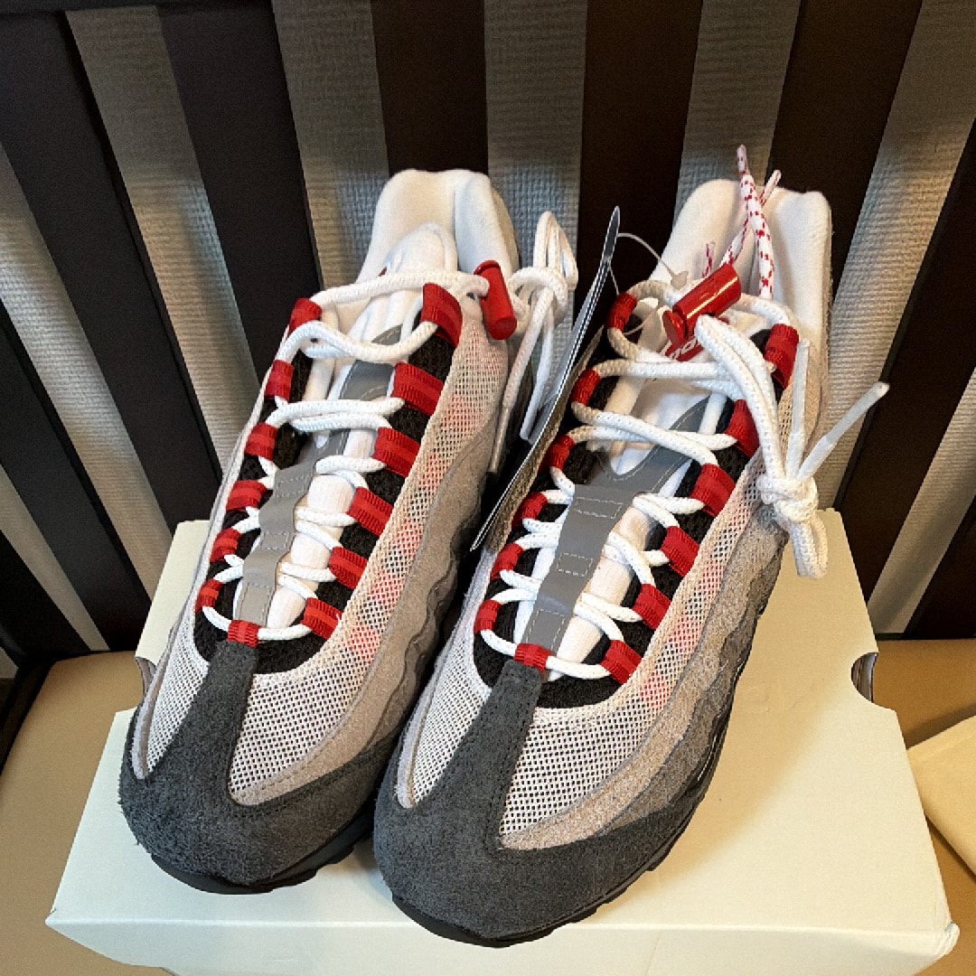 アンディフィーテッド × ナイキ エアマックス95 SP "ファイヤーレッド" (東京 エクスクルーシブ) (シリアルナンバーあり/600足限定)