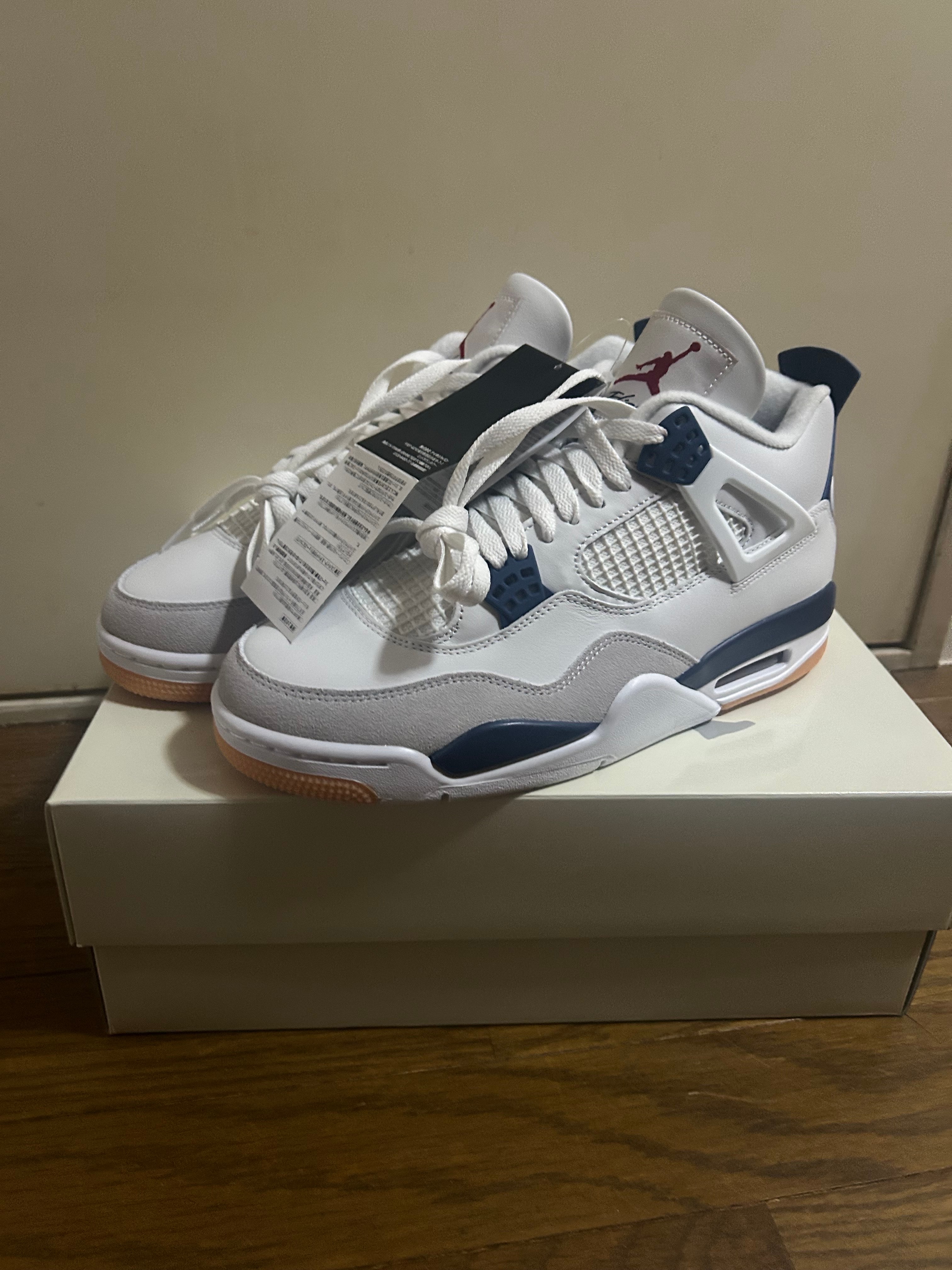 Nike SB Air Jordan 4 Retro SP "Summit White/Navy"