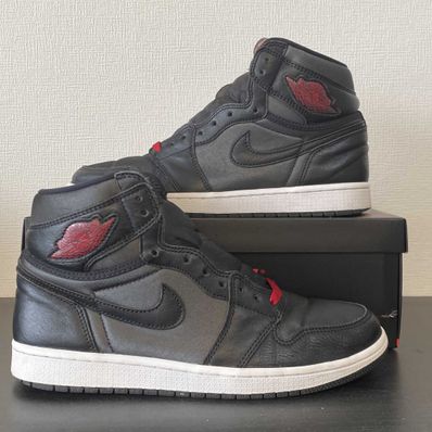 Nike Air Jordan 1 Retro High OG "Black/Metallic Silver/Gym Red"